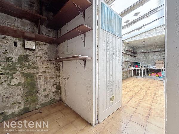 Maison familiale des années 50, 4 chambres et 1 bureau, proche commodités à pied