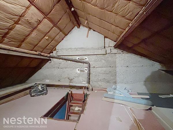 Maison familiale des années 50, 4 chambres et 1 bureau, proche commodités à pied