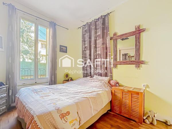 Appartement avec terrasse proche RER A