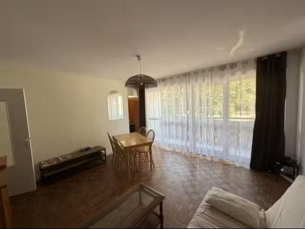 Rezé appartement T5 avec terrasse S-O 199 000 € FAI REF : 3542MG – nantes Sud Immobilier