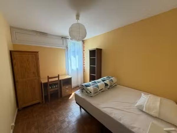 Rezé appartement T5 avec terrasse S-O 199 000 € FAI REF : 3542MG – nantes Sud Immobilier
