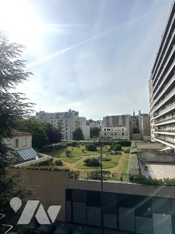 Exclusif - Appartement familial 5 pièces / 3 chambres avec balcons + cave et parking