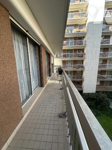 Exclusif - Appartement familial 5 pièces / 3 chambres avec balcons + cave et parking