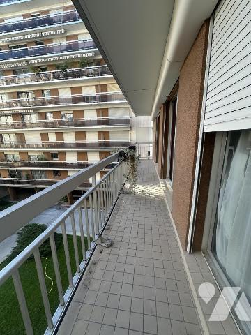 Exclusif - Appartement familial 5 pièces / 3 chambres avec balcons + cave et parking