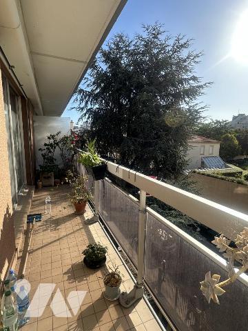 Exclusif - Appartement familial 5 pièces / 3 chambres avec balcons + cave et parking