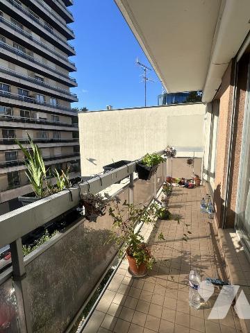 Exclusif - Appartement familial 5 pièces / 3 chambres avec balcons + cave et parking