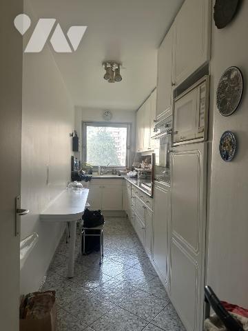 Exclusif - Appartement familial 5 pièces / 3 chambres avec balcons + cave et parking