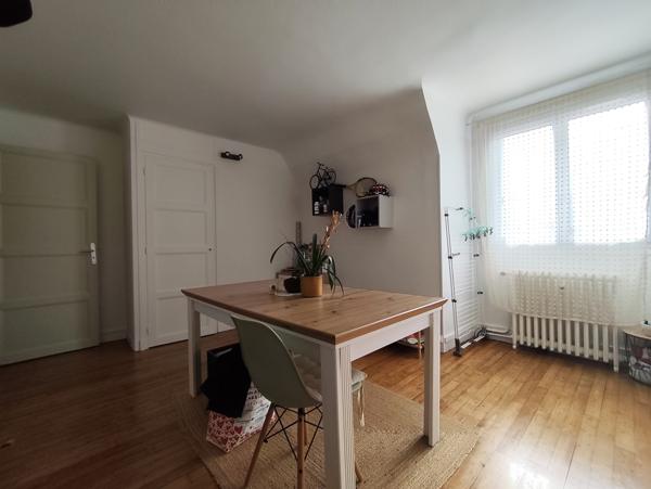 TRES BEL APPARTE DE STANDING F4 AVEC VUE MAGNIFIQUE SUR LA VILLE DANS QUARTIER CALME PROCHE DE L'HYPER CENTR Beauvais (60000)