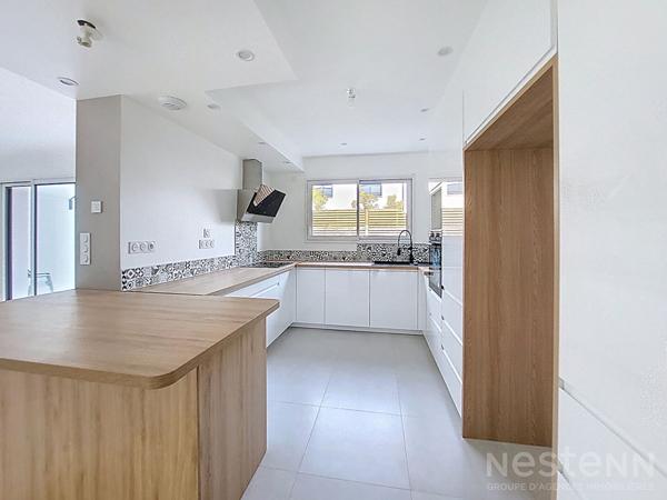 A VENDRE Maison contemporaine 4 chambres avec garage et jardin