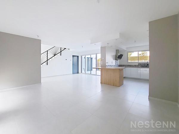 A VENDRE Maison contemporaine 4 chambres avec garage et jardin