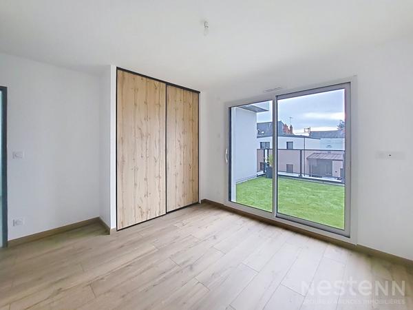 A VENDRE Maison contemporaine 4 chambres avec garage et jardin