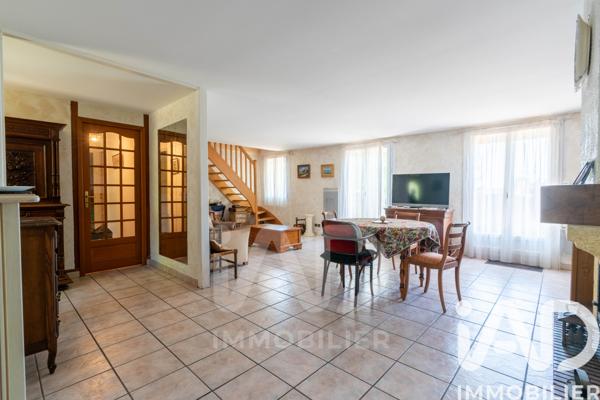 Maison à vendre 6 pièces 107 m² Jouars-Pontchartrain