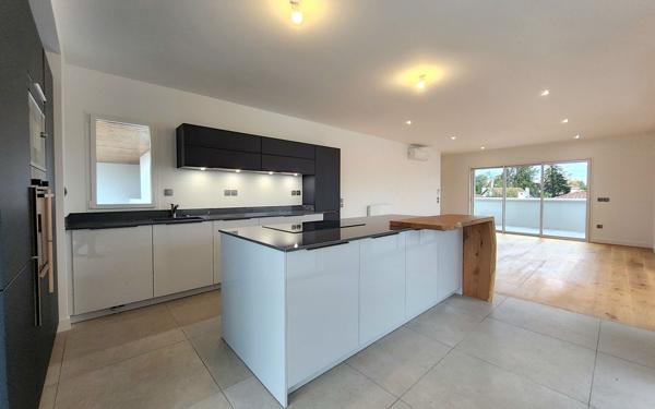 Appartement à louer    4 pièces • 114 m2 Bayonne