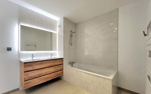 Appartement à louer    4 pièces • 114 m2 Bayonne