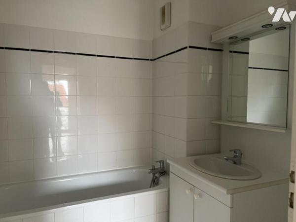 LILLE-LOMME Appartement lumineux avec balcon et garage