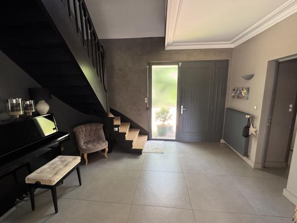 Maison 8 pièce(s) 6 chambre(s) 205 m²