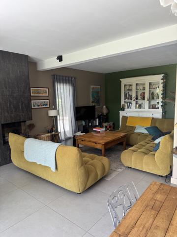 Maison 8 pièce(s) 6 chambre(s) 205 m²