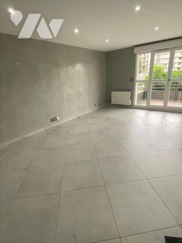 DREUX Centre ville - APPARTEMENT 3 pièces avec terrasse et parking