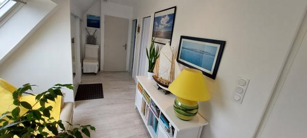 Plougasnou (29630) Plougasnou coeur du bourg, appartement récent, deux chambres et un bureau.