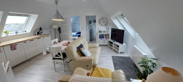 Plougasnou (29630) Plougasnou coeur du bourg, appartement récent, deux chambres et un bureau.