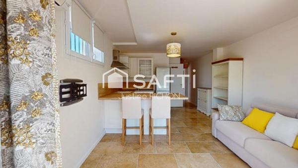 Appartement T2, en rez-de-jardin, deux places de stationnement privative