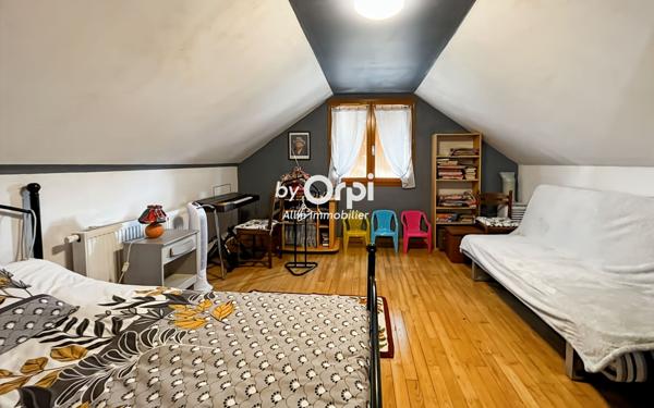 Maison à vendre    5 pièces •  Bézenet