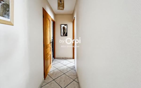 Maison à vendre    5 pièces •  Bézenet