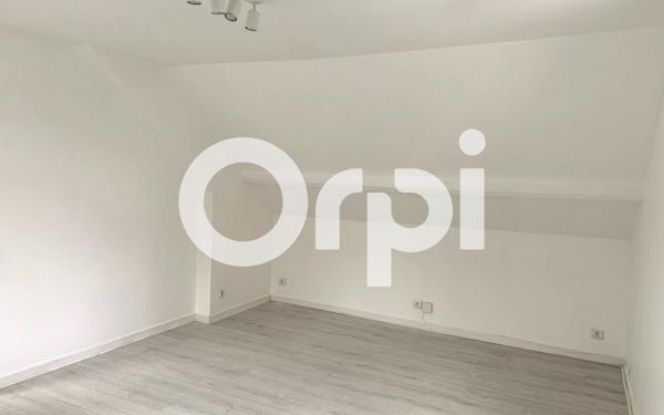 Appartement à louer    1 pièce • 22 m2 Saint-Maur-des-Fossés