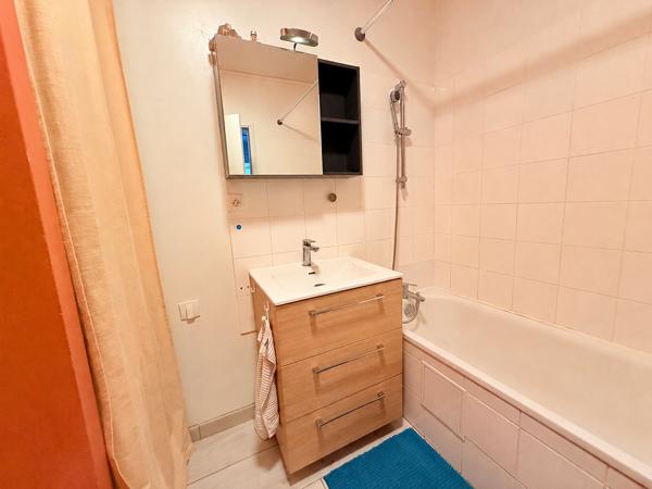 Appartement
         3 pièces
        - 60 m² Exclusivité 250 000 € *