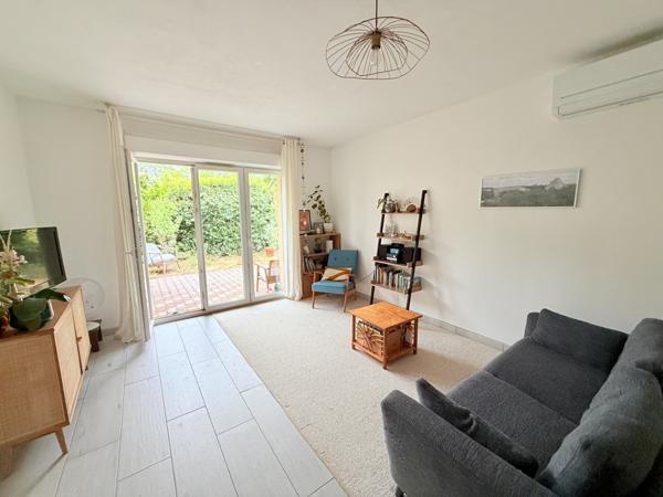 Appartement
         3 pièces
        - 60 m² Exclusivité 250 000 € *