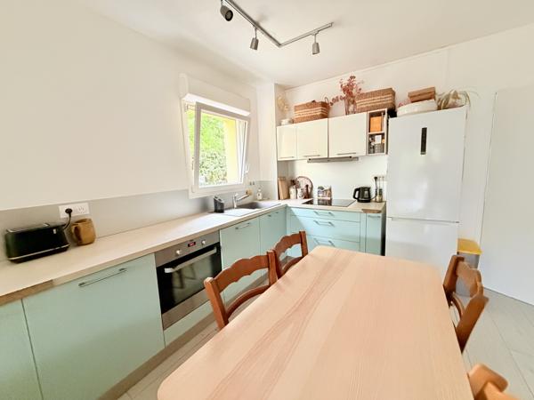 Appartement
         3 pièces
        - 60 m² Exclusivité 250 000 € *