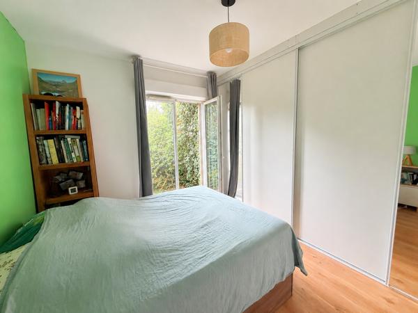 Appartement
         3 pièces
        - 60 m² Exclusivité 250 000 € *