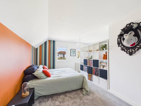 Maison d'exception de 220 m² avec vue panoramique sur Poitiers , 5 chambres ,jardin