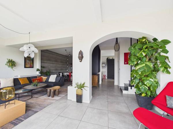 Maison d'exception de 220 m² avec vue panoramique sur Poitiers , 5 chambres ,jardin