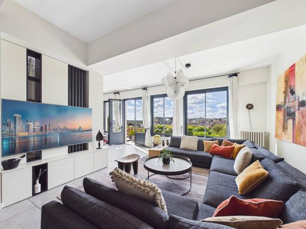 Maison d'exception de 220 m² avec vue panoramique sur Poitiers , 5 chambres ,jardin