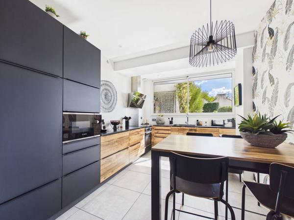 Maison d'exception de 220 m² avec vue panoramique sur Poitiers , 5 chambres ,jardin