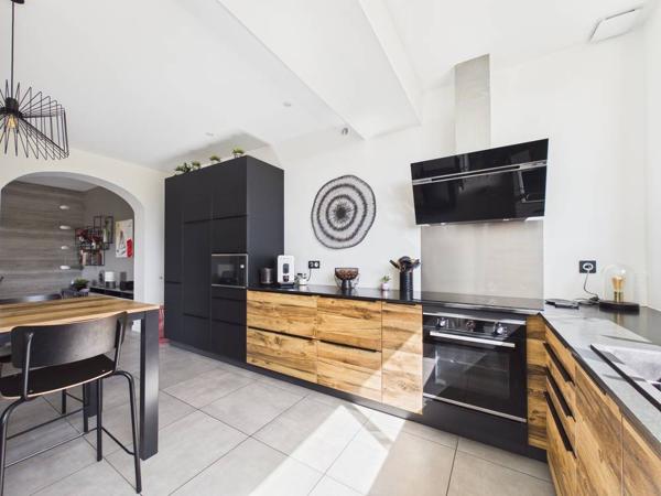 Maison d'exception de 220 m² avec vue panoramique sur Poitiers , 5 chambres ,jardin
