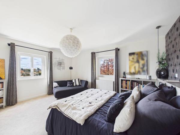 Maison d'exception de 220 m² avec vue panoramique sur Poitiers , 5 chambres ,jardin