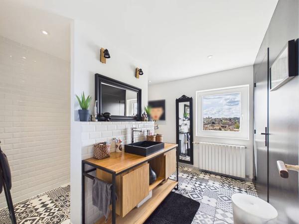 Maison d'exception de 220 m² avec vue panoramique sur Poitiers , 5 chambres ,jardin