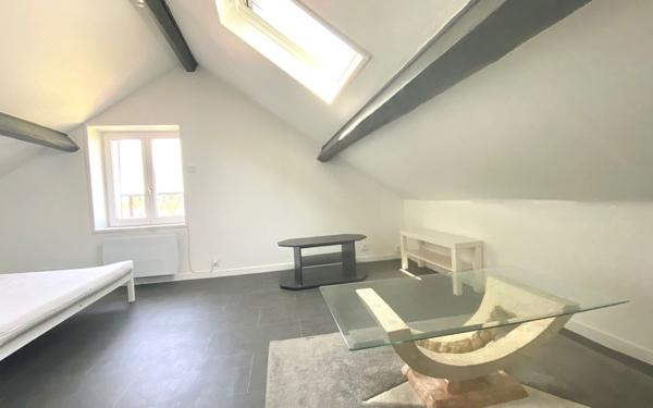 Appartement à vendre    1 pièce •  Mézières-sur-Seine