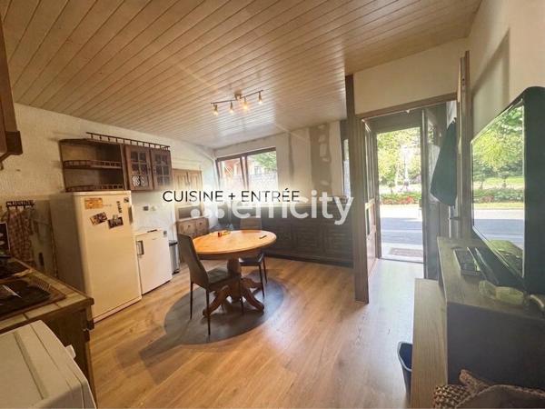 Appartement
         2 pièces
        - 44 m² 119 000 € *