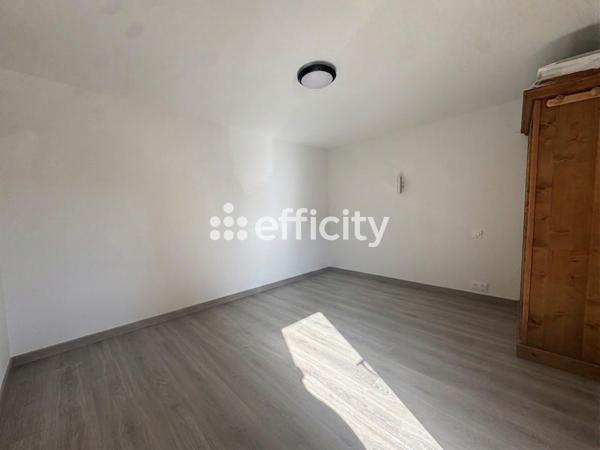 Appartement
         2 pièces
        - 44 m² 119 000 € *