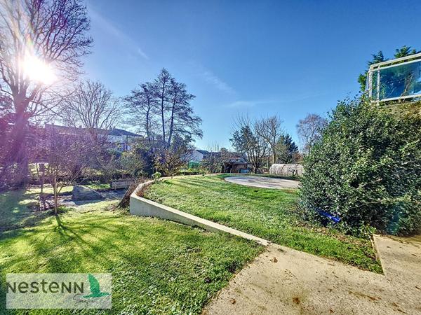 A vendre maison au Gua, 182 m2, 7 pièces, garage double, piscine, sur environ 1800 m²