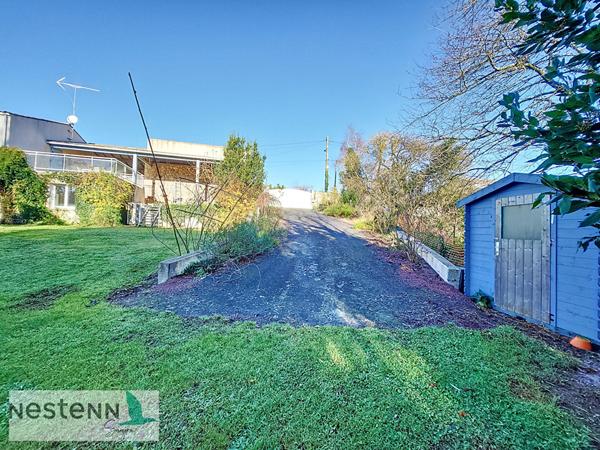 A vendre maison au Gua, 182 m2, 7 pièces, garage double, piscine, sur environ 1800 m²