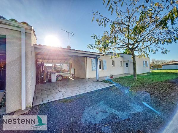 A vendre maison au Gua, 182 m2, 7 pièces, garage double, piscine, sur environ 1800 m²