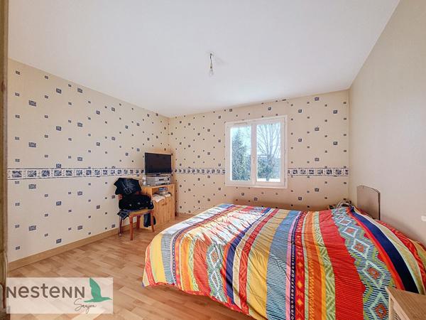 A vendre maison au Gua, 182 m2, 7 pièces, garage double, piscine, sur environ 1800 m²