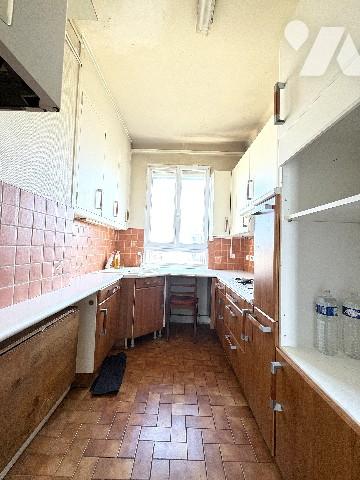 Appartement T4, traversant au 8ème étage avec vue dégagée et vue mer au loin
