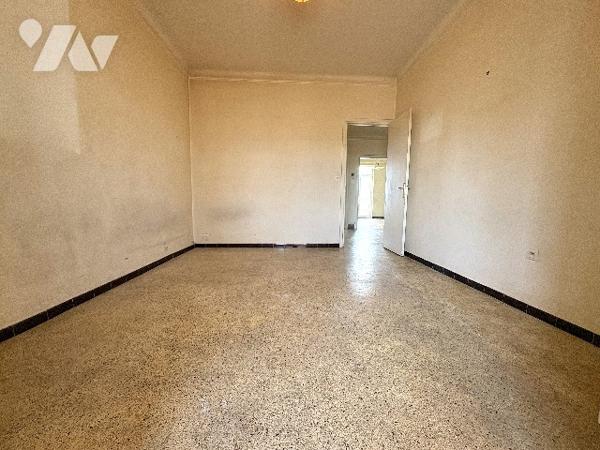 Appartement T4, traversant au 8ème étage avec vue dégagée et vue mer au loin