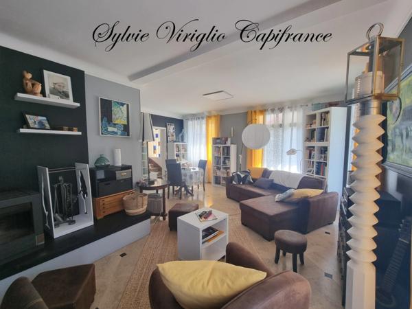 Maison centre ville BERGERAC (24) - 2 niveaux - 4 chambres - 2 salles d'eau - garage - terrain 336 m²