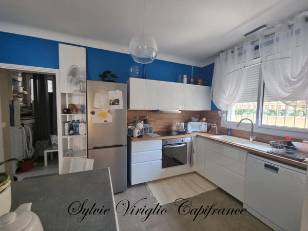 Maison centre ville BERGERAC (24) - 2 niveaux - 4 chambres - 2 salles d'eau - garage - terrain 336 m²